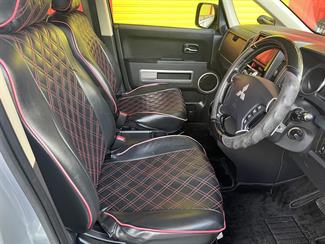 2016 Mitsubishi DELICA - Thumbnail