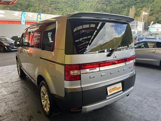 2016 Mitsubishi DELICA - Thumbnail