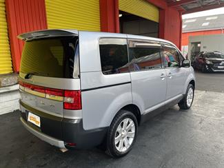 2016 Mitsubishi DELICA - Thumbnail