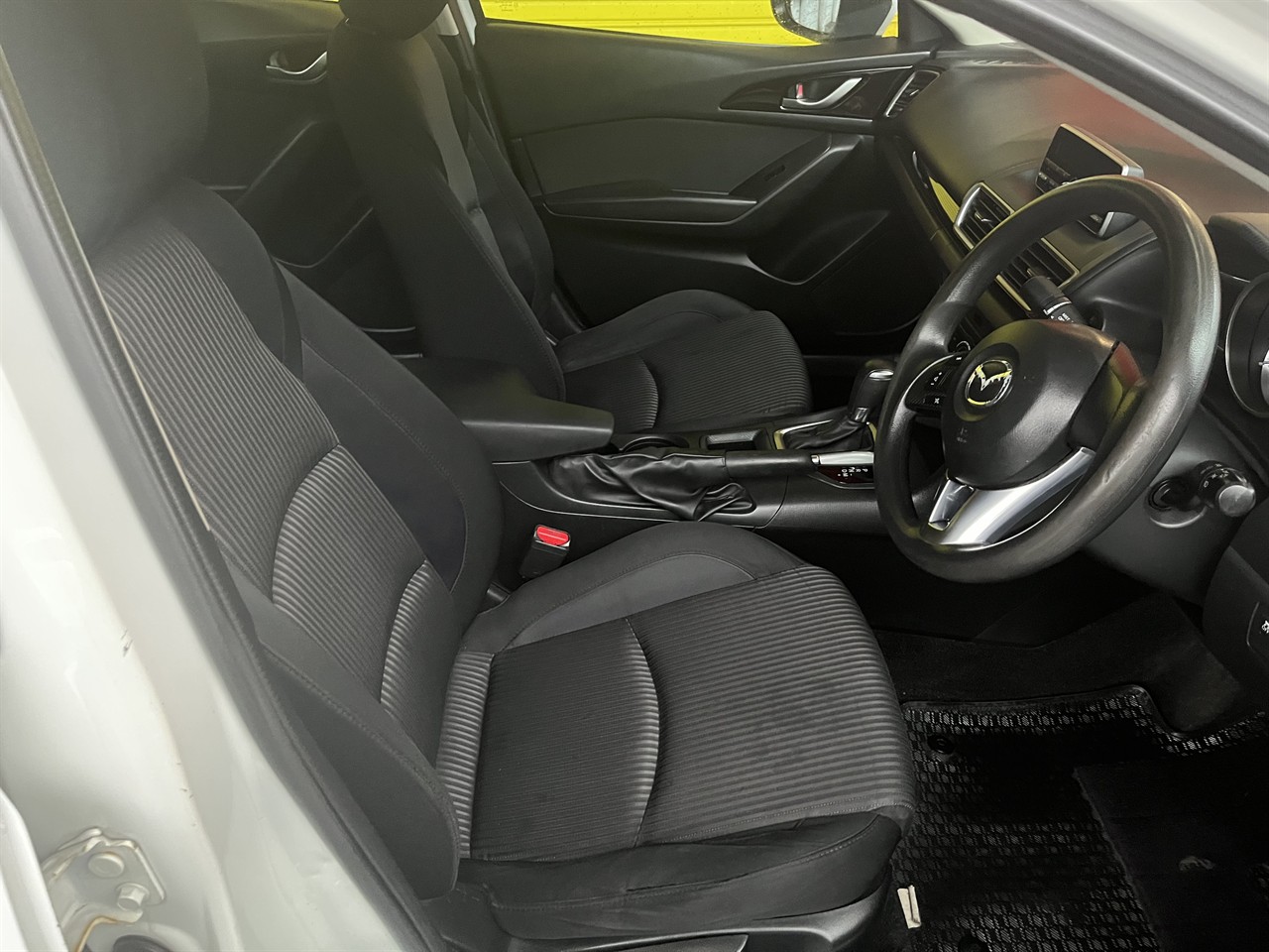 2015 Mazda Axela