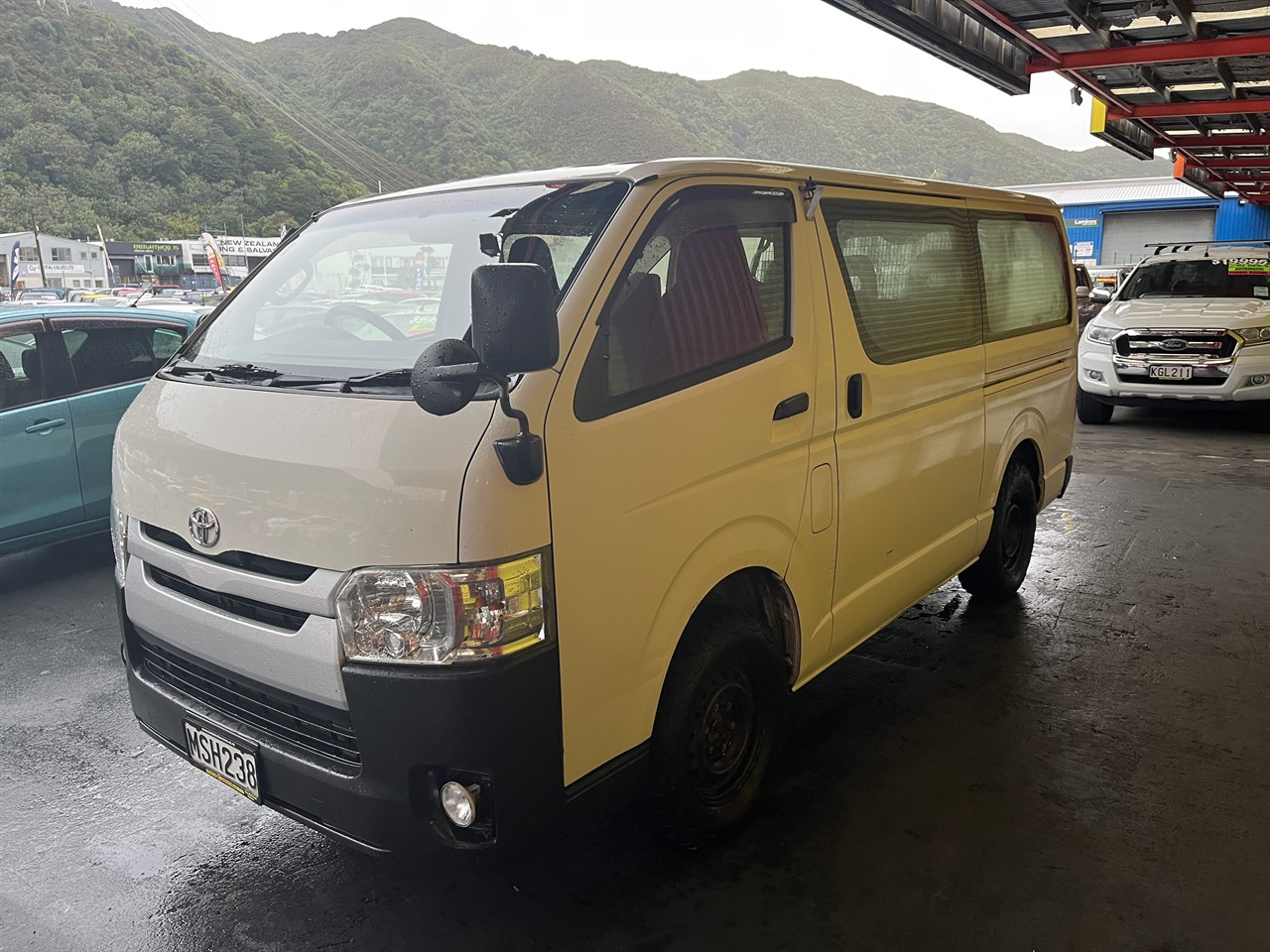 2016 Toyota REGIUS