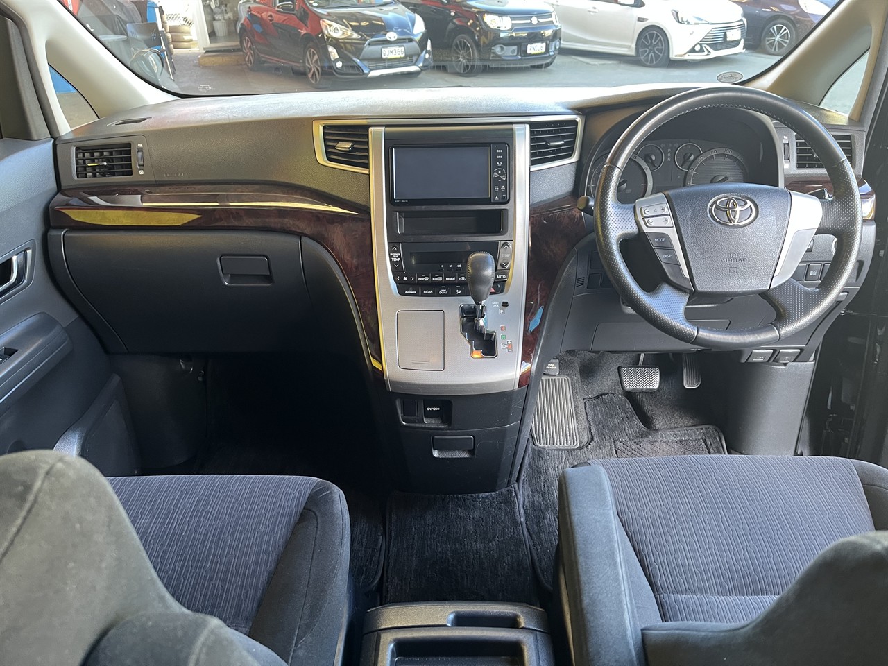 2012 Toyota Vellfire