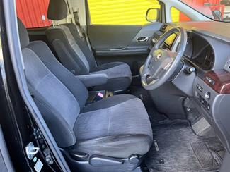 2012 Toyota Vellfire - Thumbnail