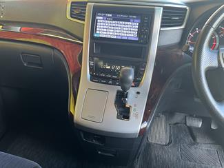 2012 Toyota Vellfire - Thumbnail