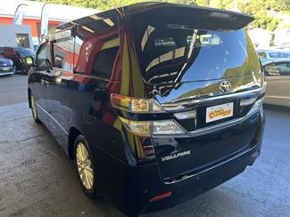 2012 Toyota Vellfire - Thumbnail