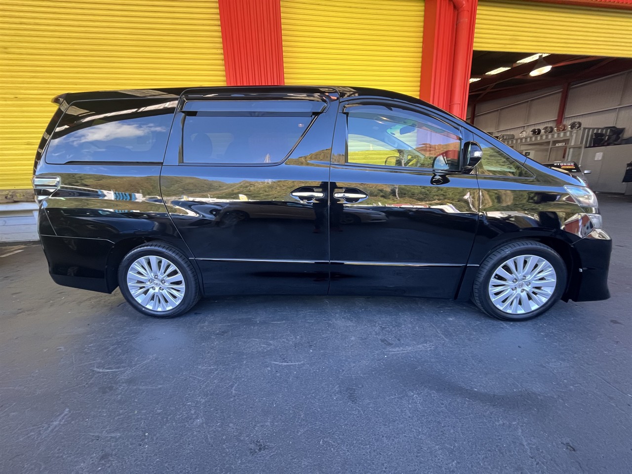 2012 Toyota Vellfire