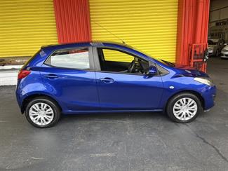 2010 Mazda 2 - Thumbnail