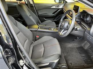 2017 Mazda MAZDA3 - Thumbnail
