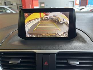 2017 Mazda MAZDA3 - Thumbnail
