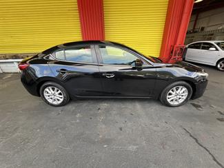 2017 Mazda MAZDA3 - Thumbnail