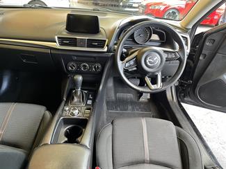 2017 Mazda MAZDA3 - Thumbnail