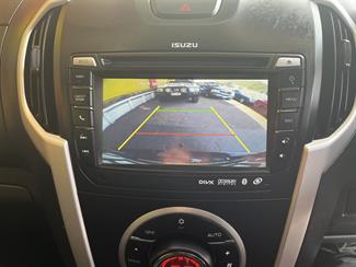 2016 Isuzu Mu-X - Thumbnail