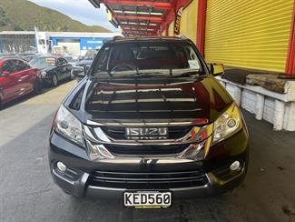 2016 Isuzu Mu-X - Thumbnail