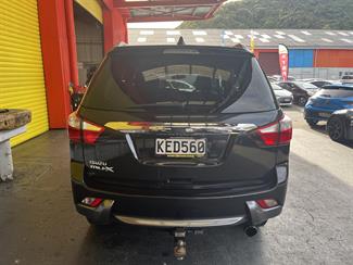 2016 Isuzu Mu-X - Thumbnail