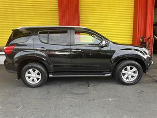 2016 Isuzu Mu-X - Thumbnail