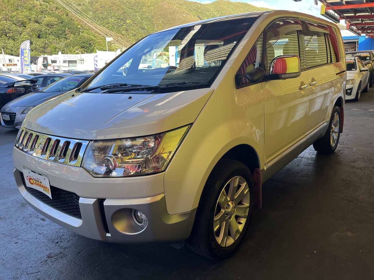 2016 Mitsubishi DELICA