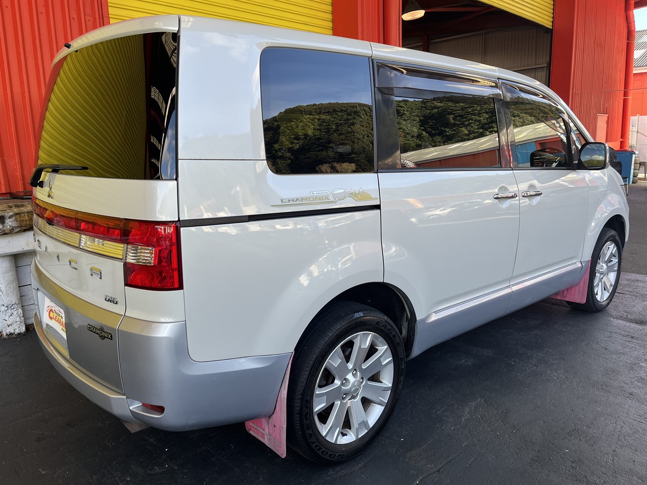 2016 Mitsubishi DELICA