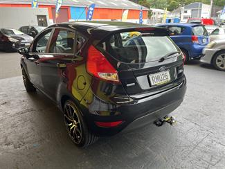 2016 Ford Fiesta - Thumbnail