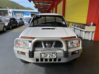 2011 Nissan Navara - Thumbnail