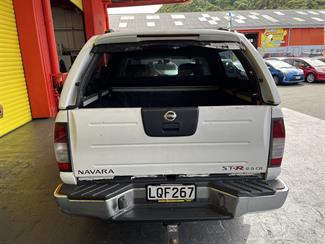 2011 Nissan Navara - Thumbnail