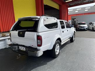 2011 Nissan Navara - Thumbnail
