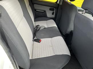 2011 Nissan Navara - Thumbnail