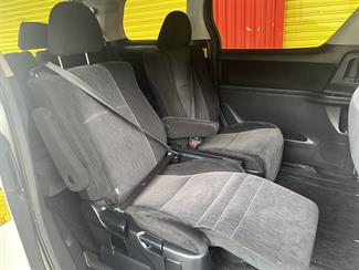 2013 Toyota Vellfire - Thumbnail