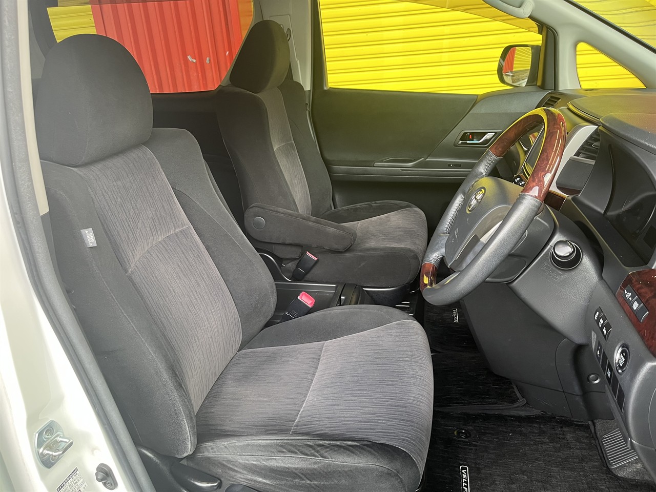 2013 Toyota Vellfire