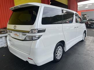 2013 Toyota Vellfire - Thumbnail