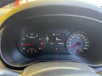 2017 Kia Sportage - Thumbnail