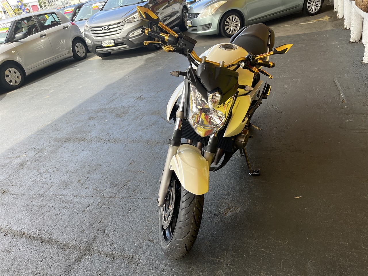 2010 Yamaha Xj6