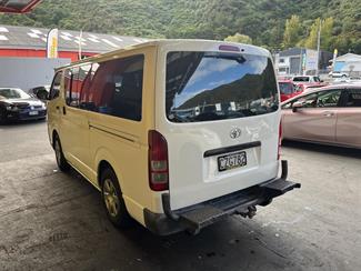 2005 Toyota Hiace - Thumbnail