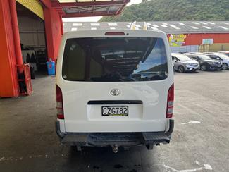 2005 Toyota Hiace - Thumbnail