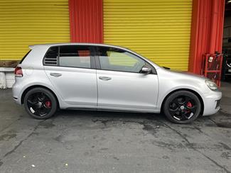 2009 Volkswagen Golf - Thumbnail