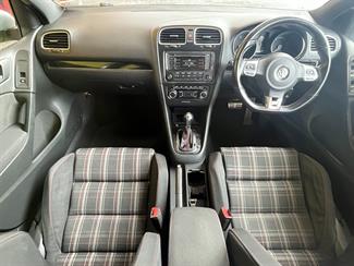 2009 Volkswagen Golf - Thumbnail