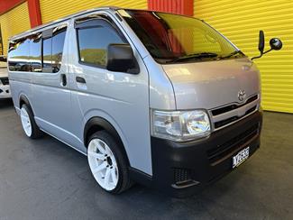 2013 Toyota Hiace - Thumbnail