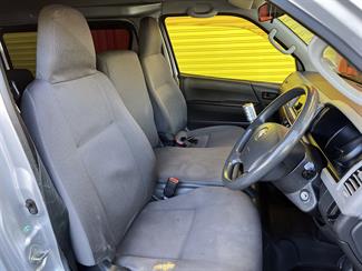 2013 Toyota Hiace - Thumbnail