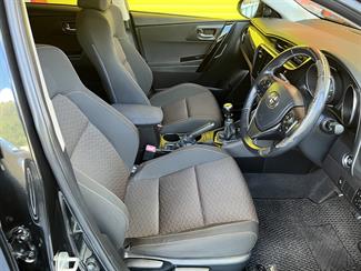 2015 Toyota Corolla - Thumbnail