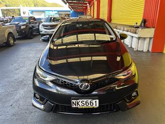 2015 Toyota Corolla - Thumbnail