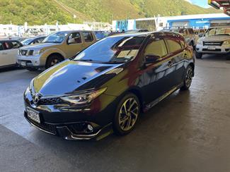 2015 Toyota Corolla - Thumbnail