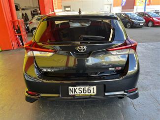 2015 Toyota Corolla - Thumbnail