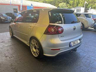 2006 Volkswagen Golf - Thumbnail