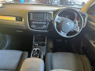 2012 Mitsubishi Outlander - Thumbnail