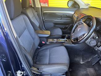 2012 Mitsubishi Outlander - Thumbnail