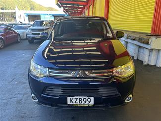 2012 Mitsubishi Outlander - Thumbnail