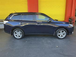 2012 Mitsubishi Outlander - Thumbnail