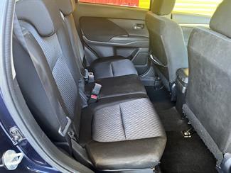 2012 Mitsubishi Outlander - Thumbnail