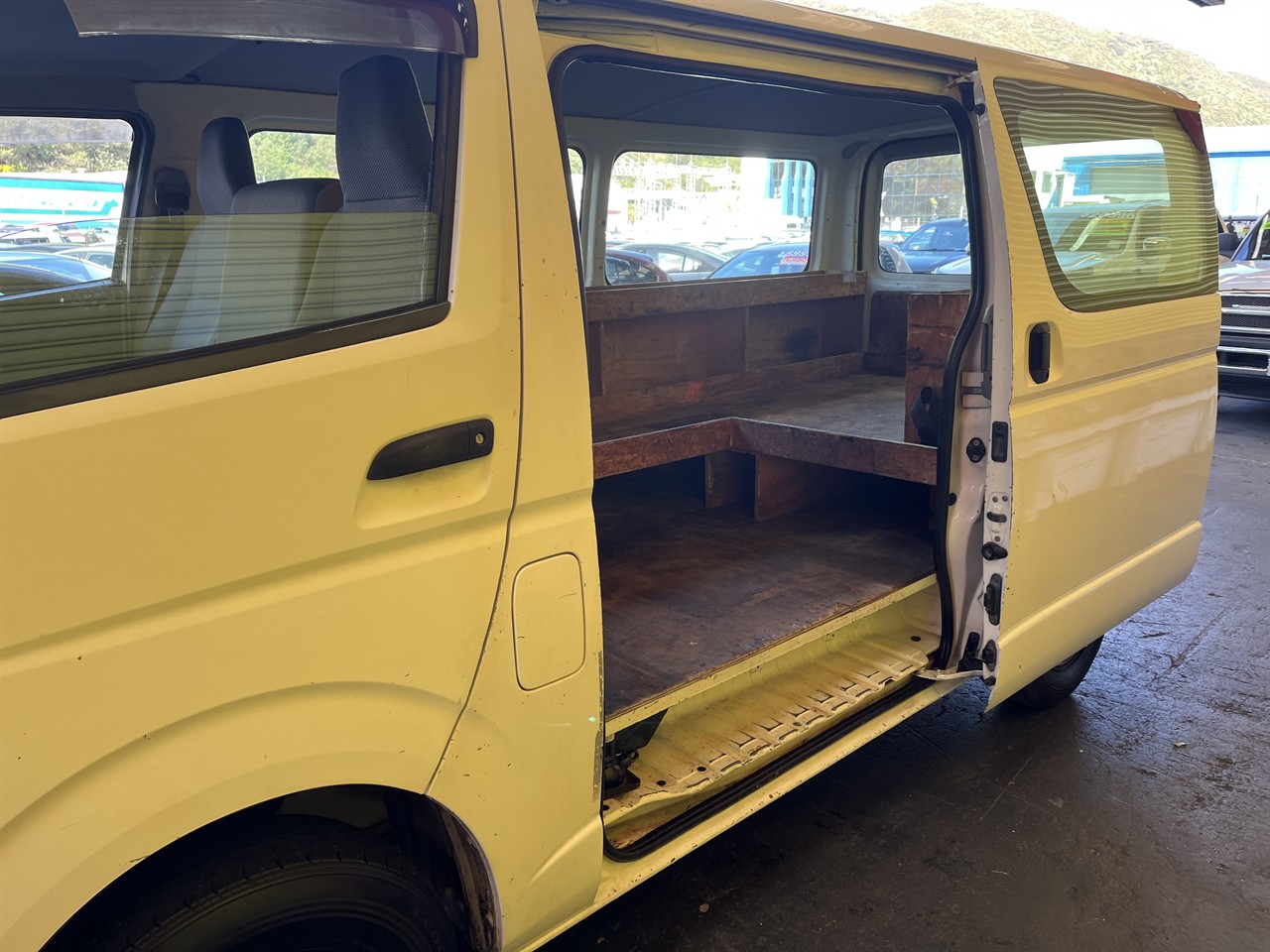 2007 Toyota Hiace