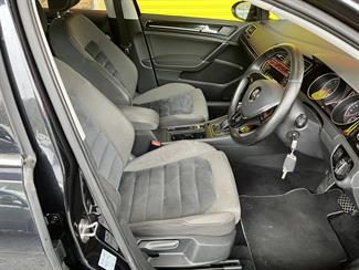 2015 Volkswagen Golf - Thumbnail