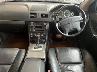 2010 Volvo XC90 - Thumbnail